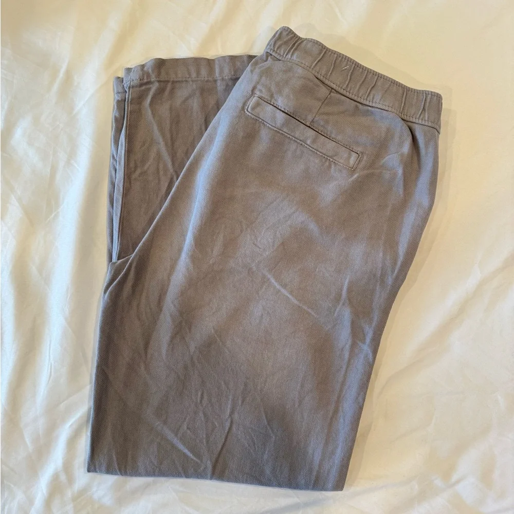 🛍️ Zara grey pants